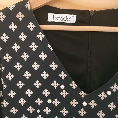 Batida dress new, size 4 (M/L) with back zipper