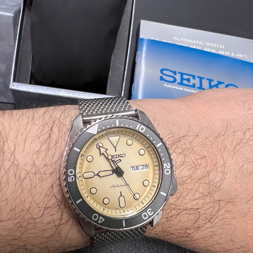 Seiko 5 Sports SRPD67K1 Автоматичен Шампанско Отлично Състояние