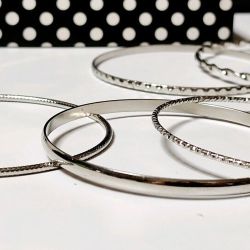 Set of 10 women's bracelets stainless steel new in gift box