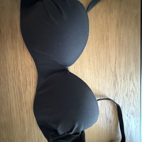 Black bikini top, size M