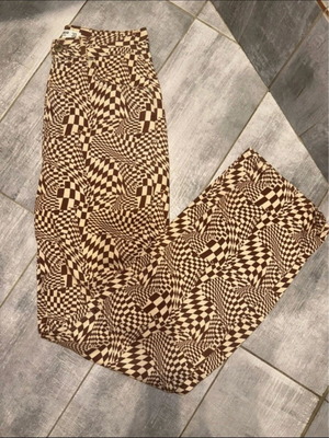 Printed Jean Pull & Bear size 34 like new, beige and brown