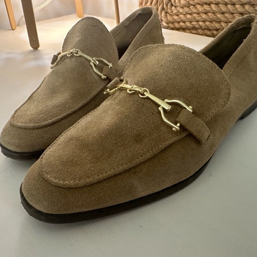 Zara women's beige suede shoes like new, size 37