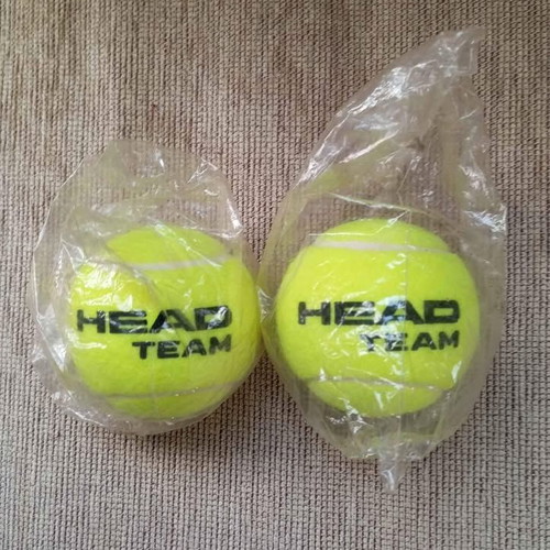 Tennis racket used with set, good condition