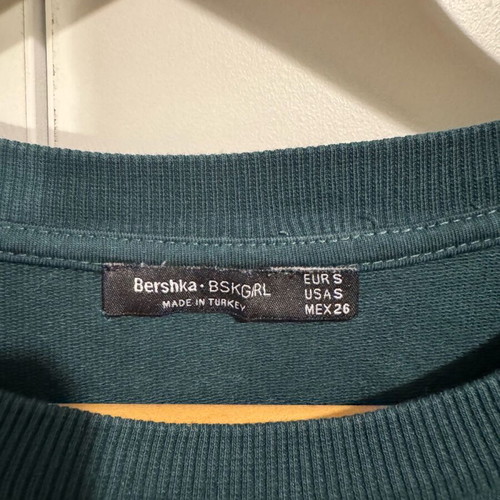 Bershka sweatshirt like new, size S