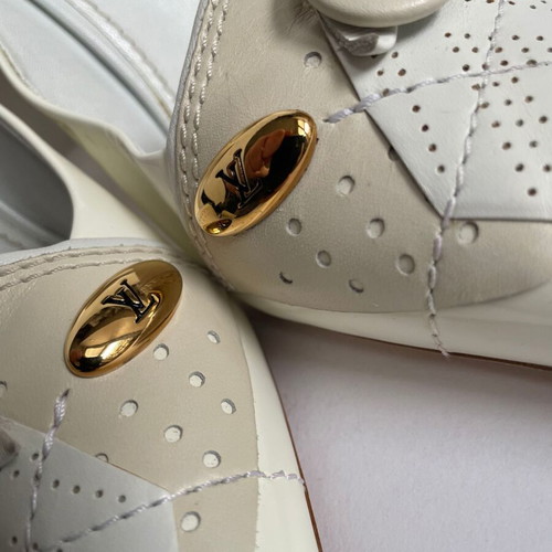 Louis Vuitton leather heels size 40 used, beige