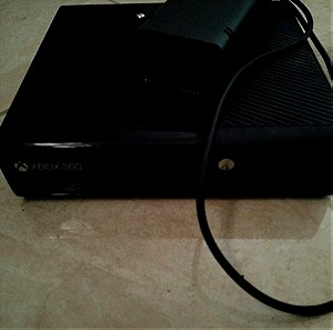 Xbox 360 Black μαζί με παιχνίδια και 2 χειριστήρια