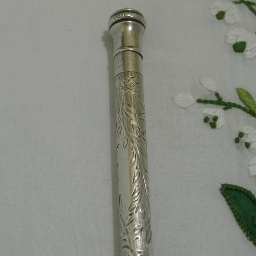 Sterling silver mechanical pencil used, handcrafted England 20th century