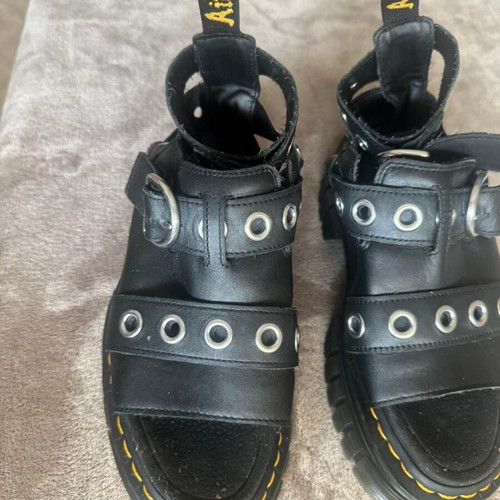 Dr. Martens Ricki HDW platform sandals black like new, size 38