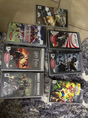 PSP game cases used, only cases without games