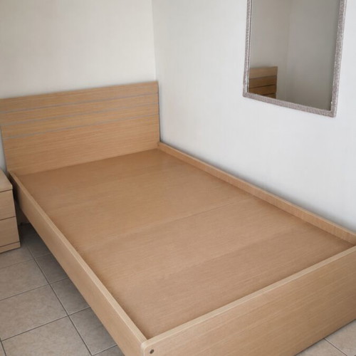 Semi-double bed with mattress and slats in excellent condition