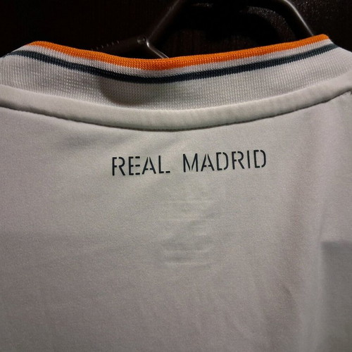 Real Madrid Home Jersey like new, authentic, size Medium