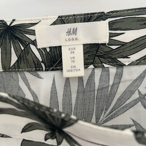H&M summer skirt tropical pattern, size M, like new