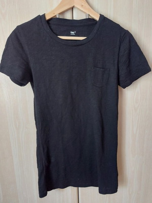 Gap t-shirt like new, size M, slim fit, black