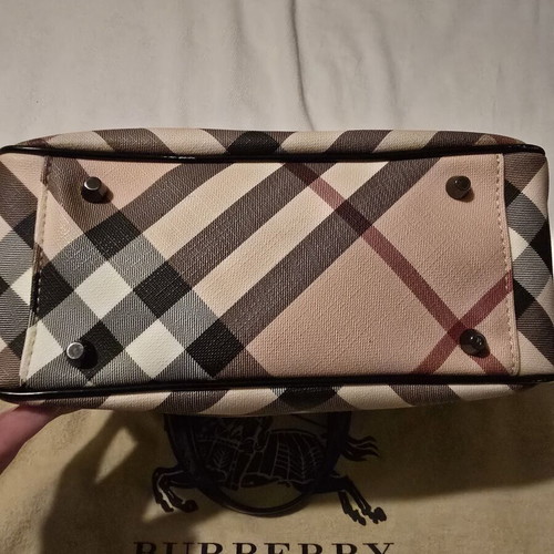 Burberry handbag like new, black and beige