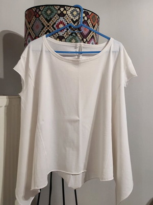 Asymmetric blouse Stradivarius white like new, large