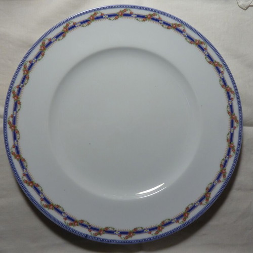 English Porcelain Dinner Plate Set like new, 8 pieces, 27 cm