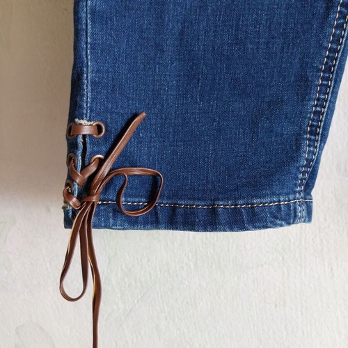 MyHailys Capri Denim Pants size M like new, embroidered Oktoberfest style