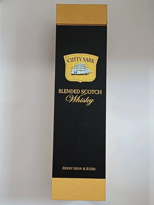 Wooden box for Cutty Sark whisky like new