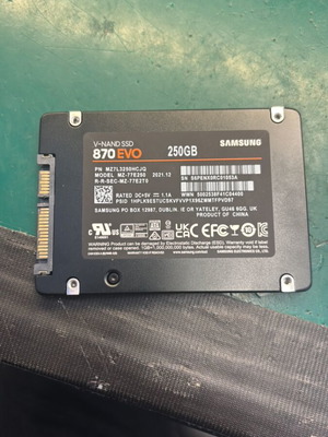 Samsung 870 EVO V-NAND SSD 250GB like new