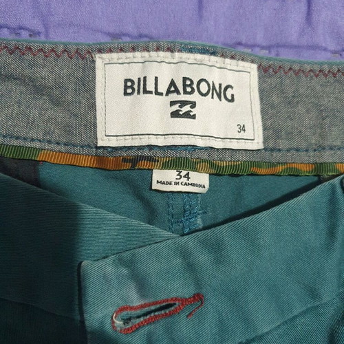 Billabong bermuda green like new, size 34