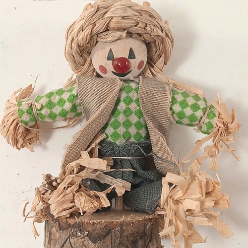 Scarecrow figurine made of natural materials 7.5x8 cm like new