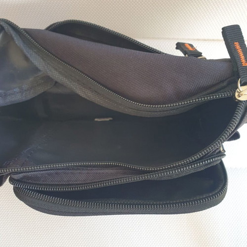 Men's banana bag like new, black