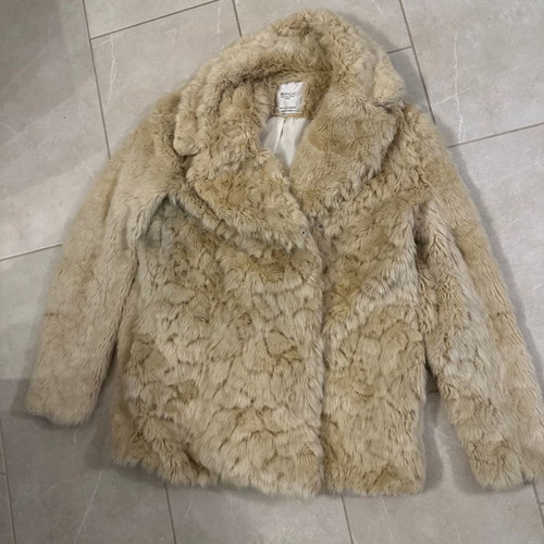 Zara synthetic fur used in broken ice color