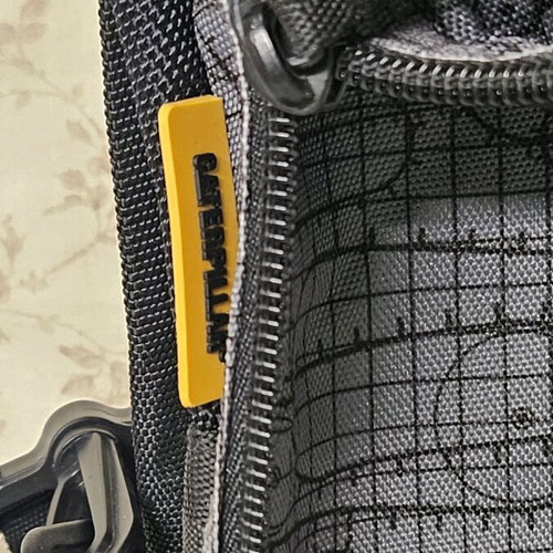 Caterpillar shoulder bag like new, gray
