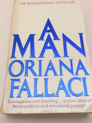 Oriana Fallaci A Man book like new, English