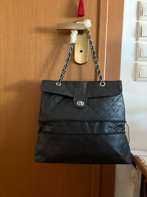New black shoulder bag with 3 compartments and zipper