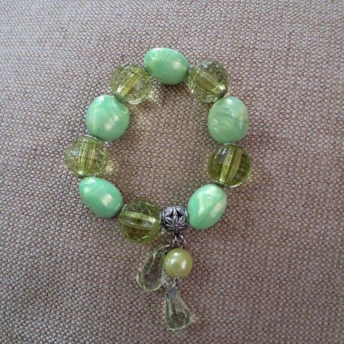 Women's bracelet like new in light green shade