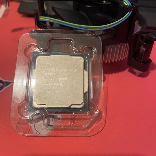 Intel Celeron G5905 processor used with cooler