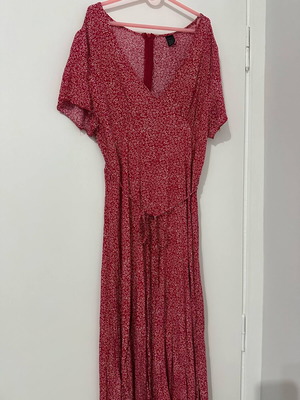 Women's dress like new, asymmetric with belt, size M, red