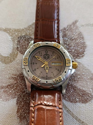 Citizen D20 DnD Daydate Diver ρολόι σαν καινούργιο, χρυσαφί και ασημί