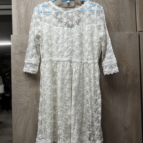 White women's dress new, suitable for special occasions