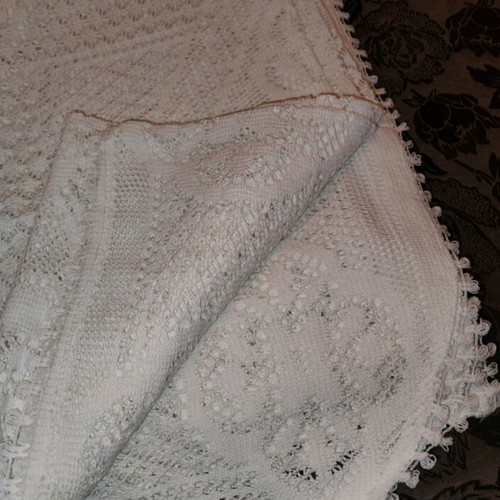 Santa Barbara knitted bed cover like new, 220x250 cm