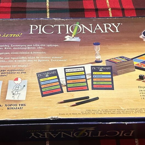 Pictionary board game 2002 like new