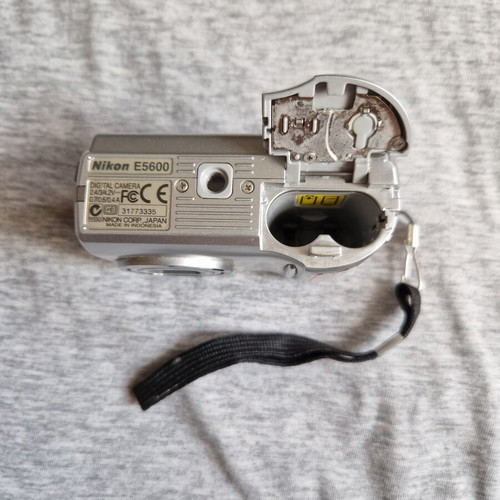 Nikon 5600 camera like new, AAA battery powered, fully functional