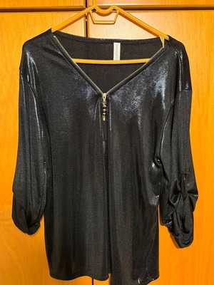 Dressy blouse new, one size, black