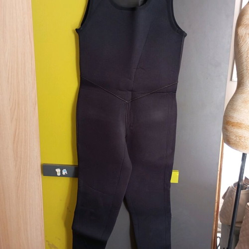 Wetsuit unisex size S/M 5mm used