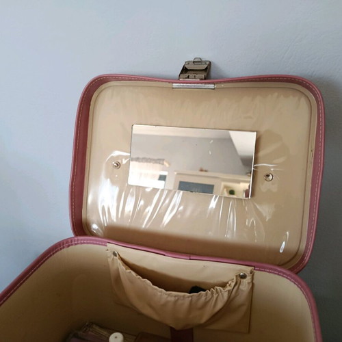 Makeup case pink 29cm x 22cm like new