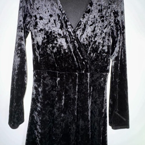 Forever 21 Black Velvet Dress like new, size L
