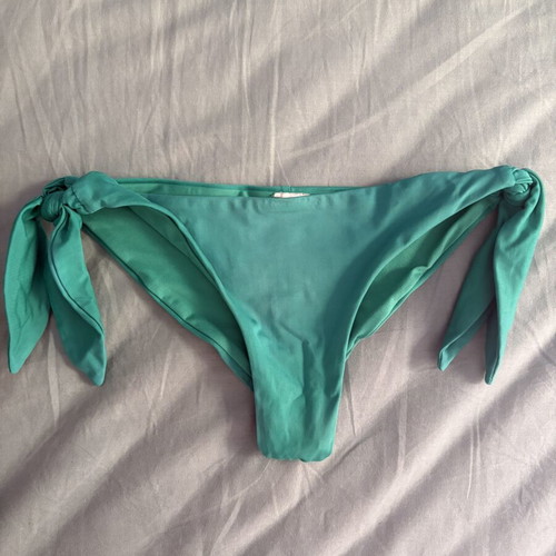 Calzedonia bikini bottom emerald green size S like new
