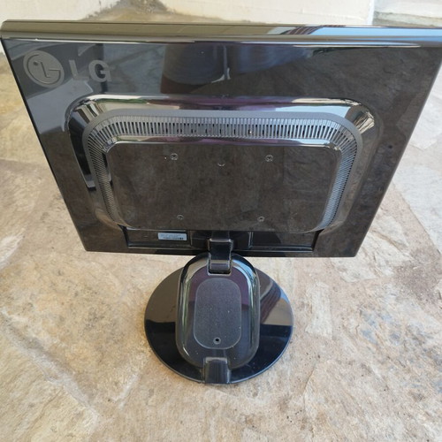 LG Flatron computer monitor