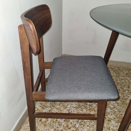 Lucille dining set gray/walnut with 4 Sammy chairs gray/walnut like new