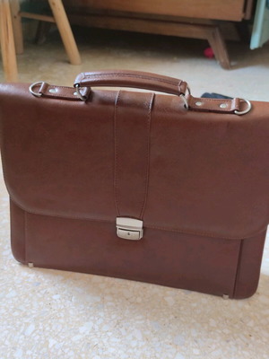 Leather briefcase new, brown tan