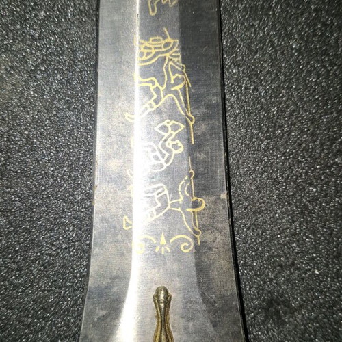 Collectible knife used in good condition