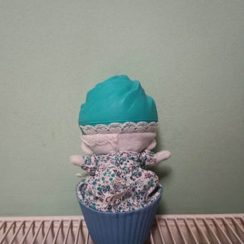 Cupcake bear plush like new