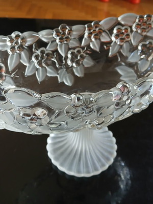 Vintage decorative bowl used, ideal for fruits or sweets