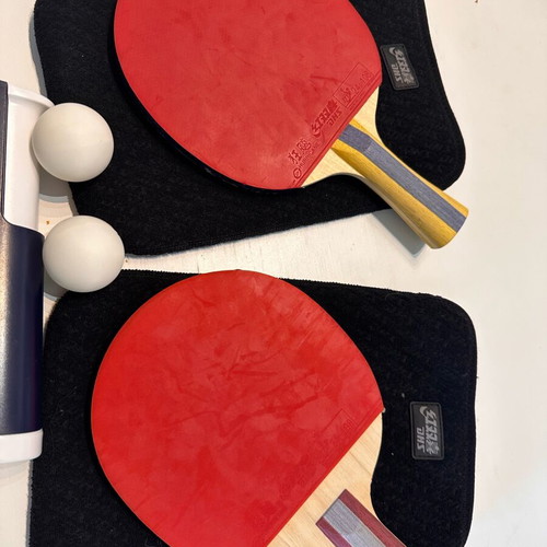 DHS Table Tennis Set with 2 Hurricane Bats, Retractable Net and Balls like new